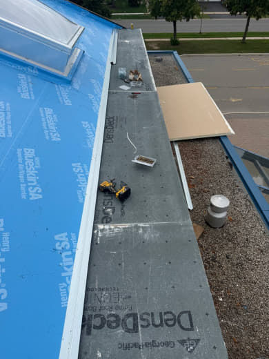 SIG Construction roofing project photo 478